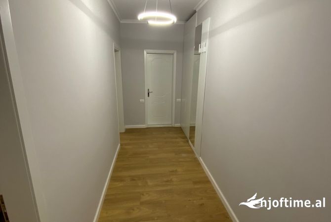 Shtepi me qera Apartament ne Tirane, 1+1, Mobilimi E mobiluar, Pagesa 550  Euro.