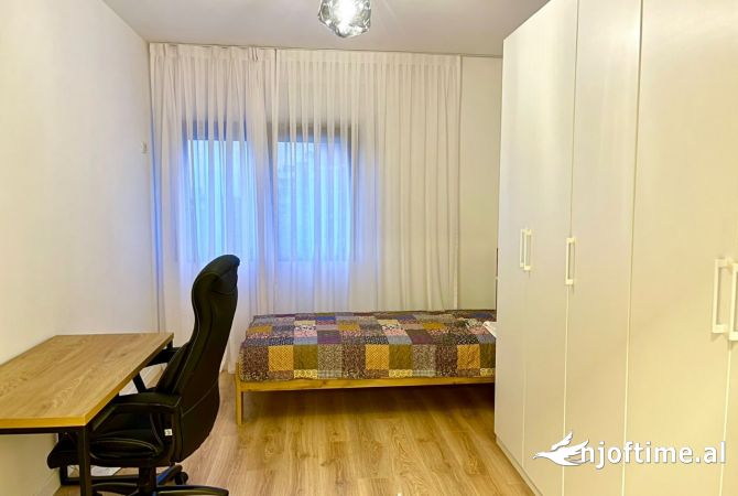 Shtepi ne shitje Apartament ne Tirane, 2+1, Mobilimi E mobiluar, Pagesa 250,000  Euro.