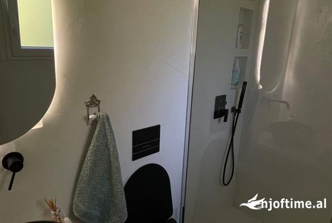 Shtepi ne shitje Apartament ne Tirane, 2+1, Mobilimi E mobiluar, Pagesa 420,000  Euro.