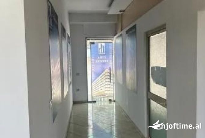 Ambient biznesi me qera 3+1 ne Tirane - 700 Euro