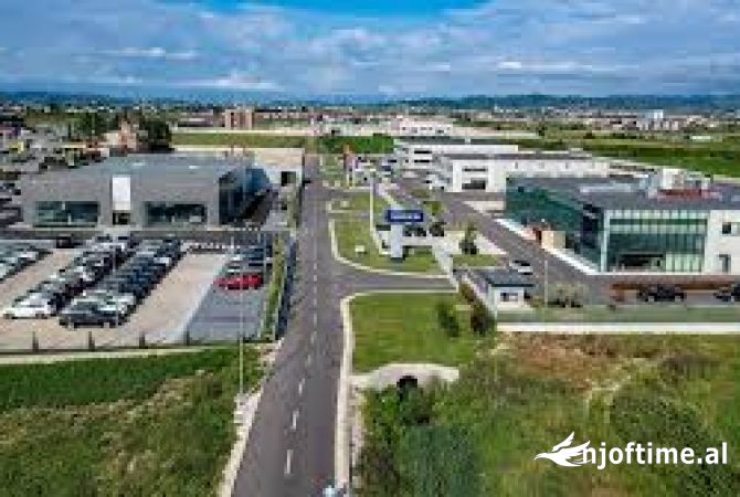 Ambient biznesi me qera 4+1 ne Tirane - 6,800 Euro