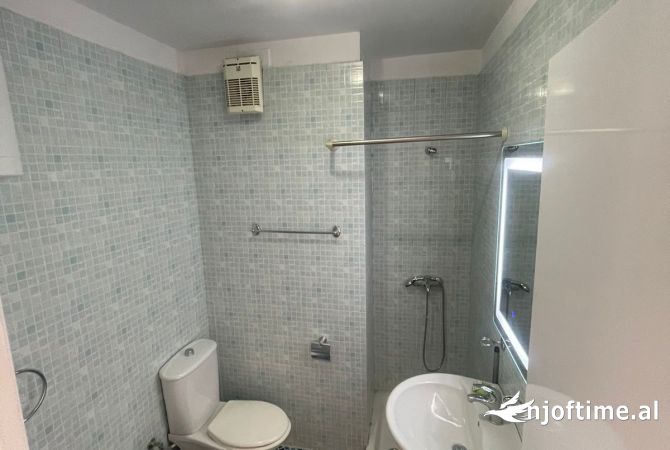 Shtepi ne shitje Apartament ne Tirane, 1+1, Mobilimi Bosh, pa mobiluar, Pagesa 147,000  Euro.
