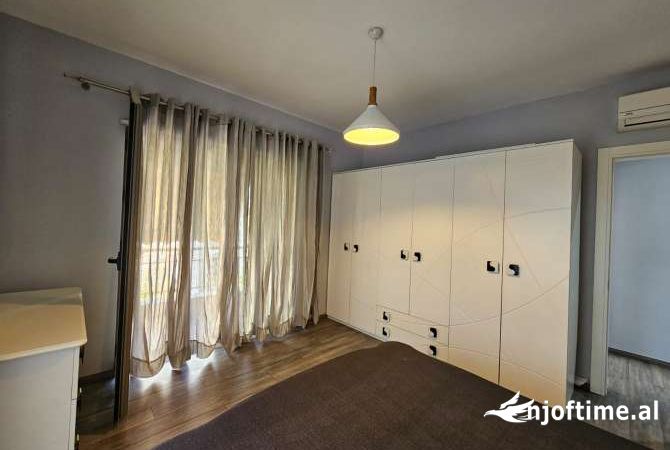 Shtepi me qera 3+1 ne Tirane - 1,000 Euro