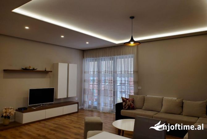 Shtepi me qera 2+1 ne Tirane - 1,150 Euro