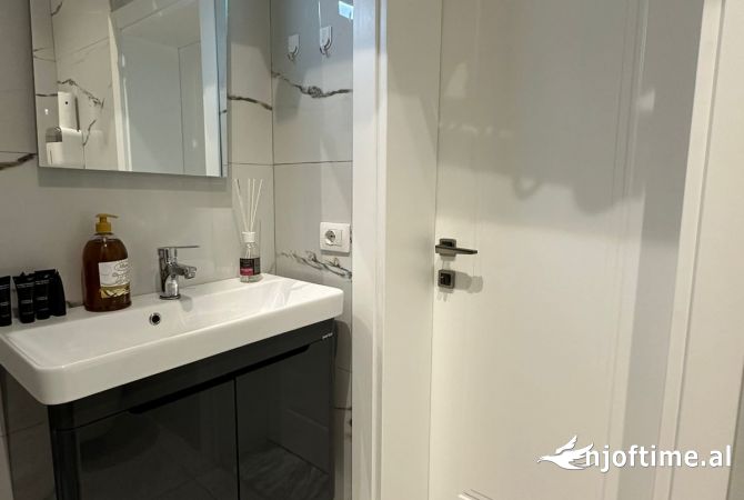 Shtepi me qera Apartament ne Tirane, 1+1, Mobilimi E mobiluar, Pagesa 700  Euro.