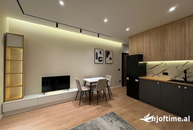Shtepi ne shitje Apartament ne Tirane, 1+1, Mobilimi E mobiluar, Pagesa 150,000  Euro.