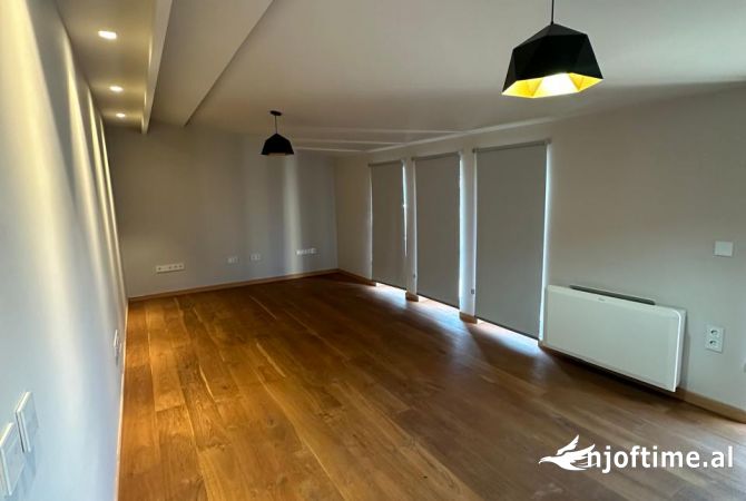 Shtepi me qera Vila Luksoze ne Tirane, 5+1, Mobilimi Pjeserisht e mobiluar, Pagesa 3,900  Euro.