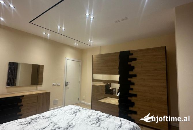 Shtepi me qera Apartament ne Tirane, 2+1, Mobilimi E mobiluar, Pagesa 600  Euro.