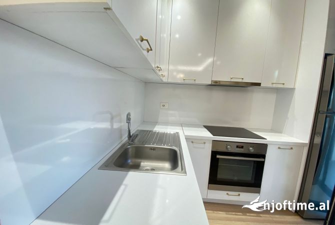 Shtepi me qera Apartament ne Tirane, 1+1, Mobilimi E mobiluar, Pagesa 750  Euro.