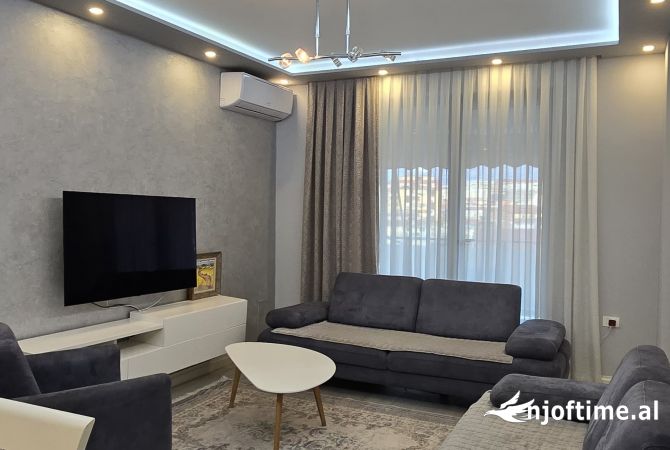 Shtepi ne shitje Apartament ne Tirane, 2+1, Mobilimi E mobiluar, Pagesa 160,000  Euro.