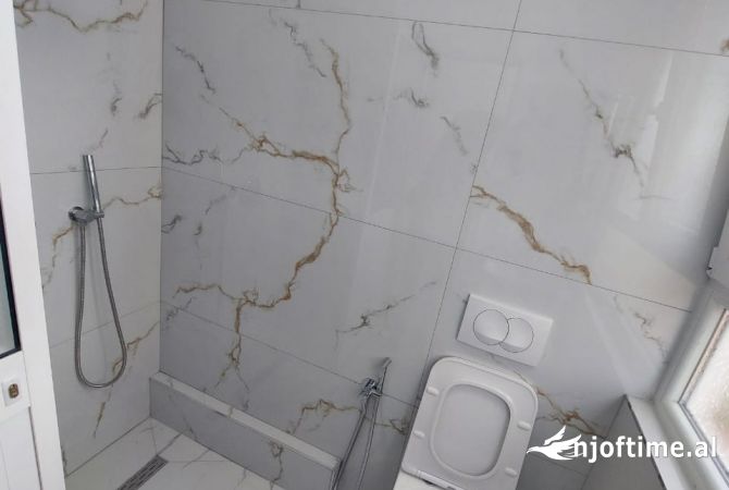 Shtepi ne shitje Apartament ne Tirane, 2+1, Mobilimi Bosh, pa mobiluar, Pagesa 185,000  Euro.