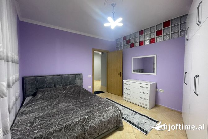Shtepi me qera Apartament ne Tirane, 2+1, Mobilimi E mobiluar, Pagesa 700  Euro.