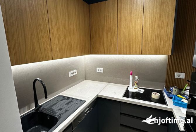 Shtepi me qera Apartament ne Tirane, 2+1, Mobilimi E mobiluar, Pagesa 1,000  Euro.