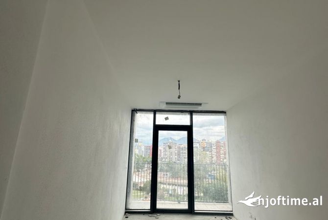 Apartment for sale in Tirana 3+1, Emty