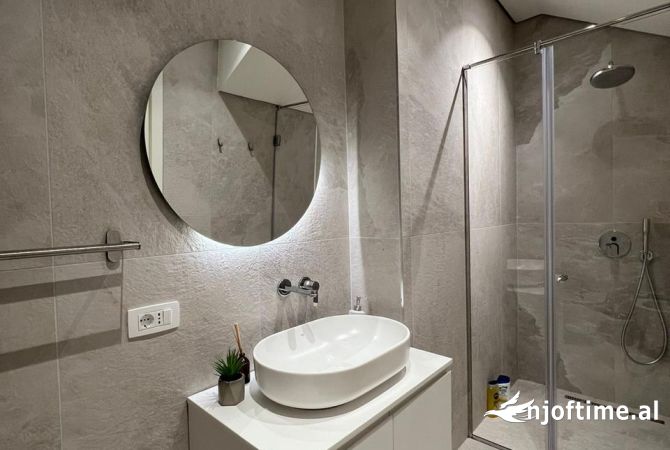 Shtepi ne shitje Apartament ne Vlore, 2+1, Mobilimi E mobiluar, Pagesa 765,000  Euro.