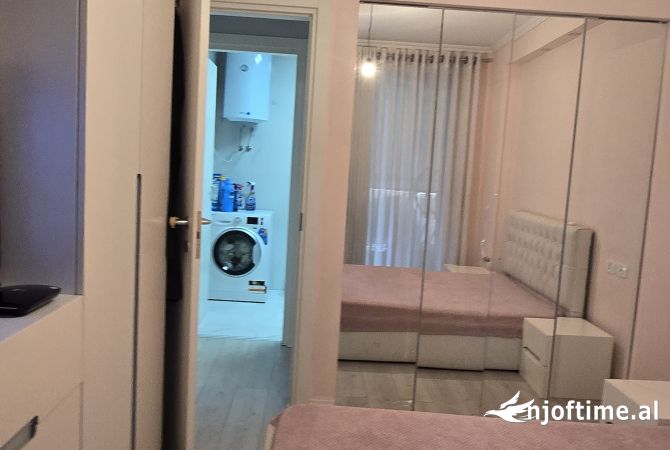 Shtepi ne shitje Apartament ne Tirane, 2+1, Mobilimi E mobiluar, Pagesa 160,000  Euro.