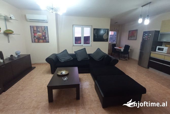 Shtepi me qera 2+1 ne Tirane - 750 Euro