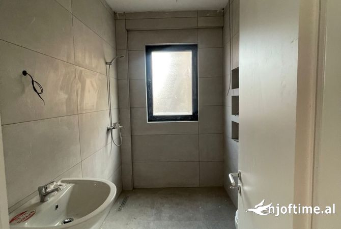 Apartment for sale in Tirana 2+1, Emty