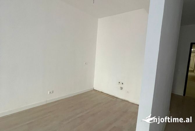 Apartment for sale in Tirana 2+1, Emty