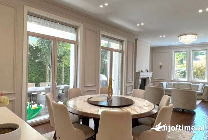 Shtepi ne shitje Vila Luksoze ne Tirane, 4+1, Mobilimi E mobiluar, Pagesa 2,000,000  Euro.