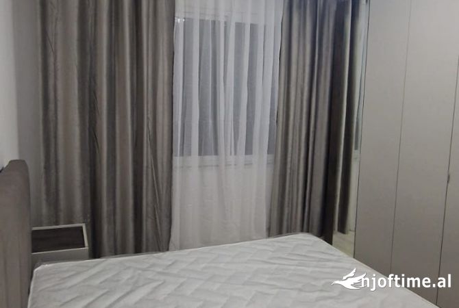 Shtepi me qera Apartament ne Tirane, 1+1, Mobilimi E mobiluar, Pagesa 680  Euro.