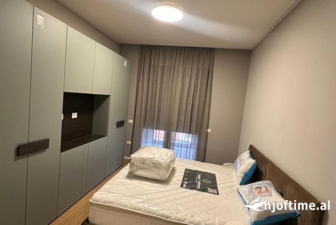 Shtepi me qera Apartament ne Tirane, 2+1, Mobilimi E mobiluar, Pagesa 1,200  Euro.