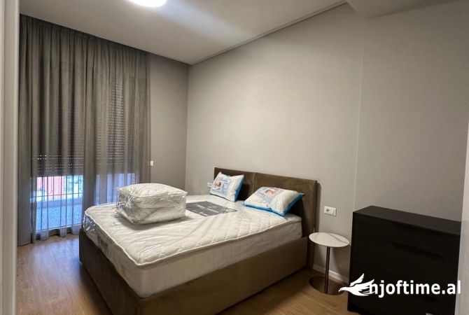 Shtepi me qera Apartament ne Tirane, 2+1, Mobilimi E mobiluar, Pagesa 1,200  Euro.