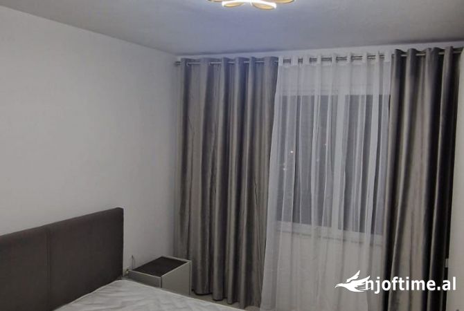 Shtepi me qera Apartament ne Tirane, 2+1, Mobilimi E mobiluar, Pagesa 680  Euro.