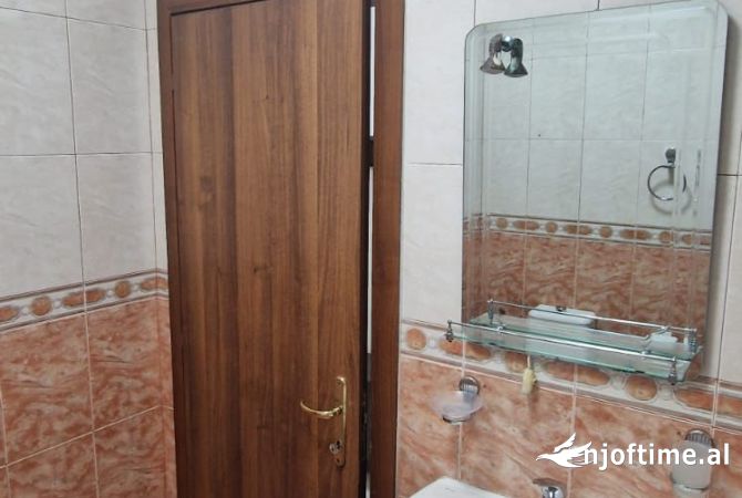 Shtepi me qera Apartament ne Tirane, 2+1, Mobilimi E mobiluar, Pagesa 680  Euro.