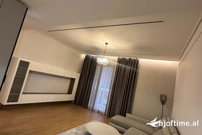Shtepi me qera 2+1 ne Tirane - 1,200 Euro