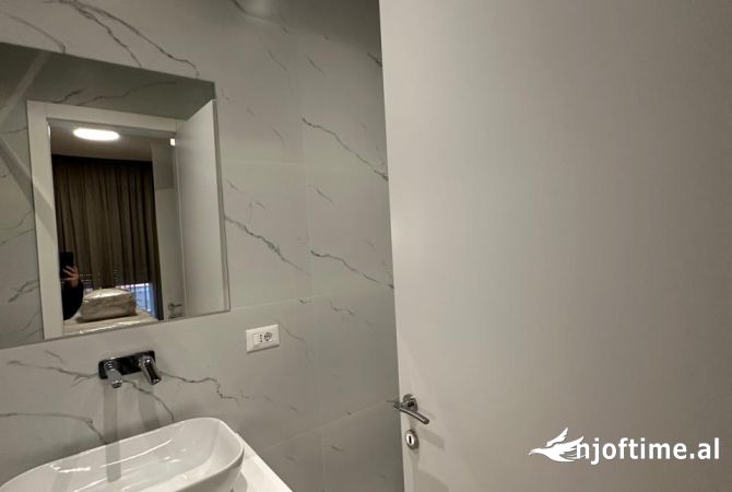 Shtepi me qera Apartament ne Tirane, 2+1, Mobilimi E mobiluar, Pagesa 1,200  Euro.