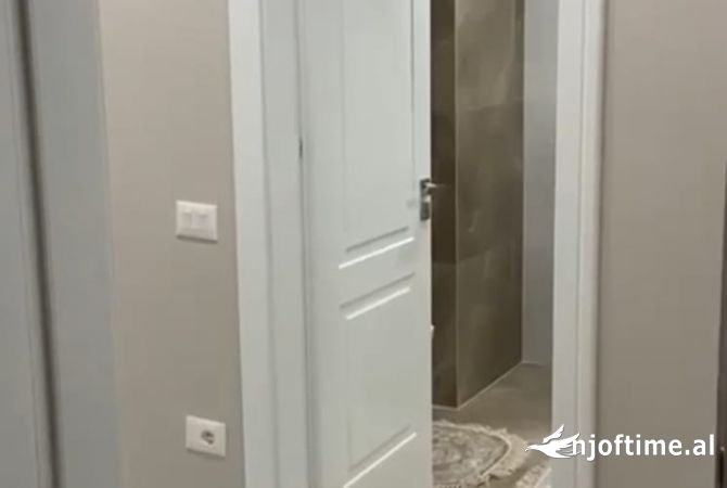 Shtepi me qera Apartament ne Tirane, 2+1, Mobilimi E mobiluar, Pagesa 1,200  Euro.