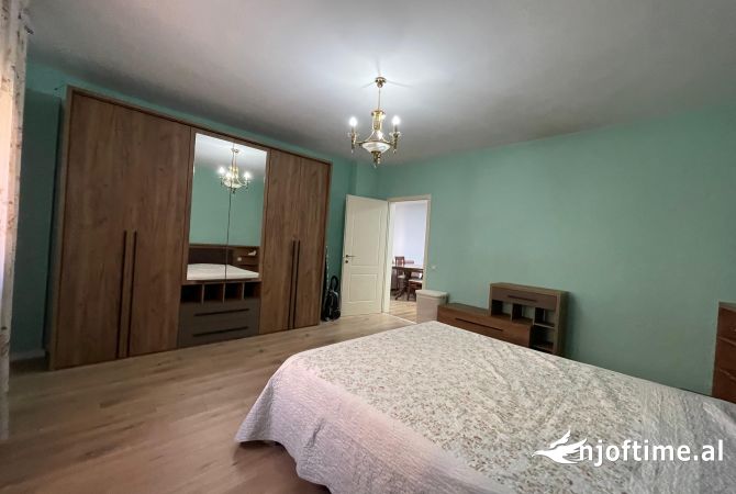 Shtepi me qera Apartament ne Tirane, 2+1, Mobilimi E mobiluar, Pagesa 800  Euro.