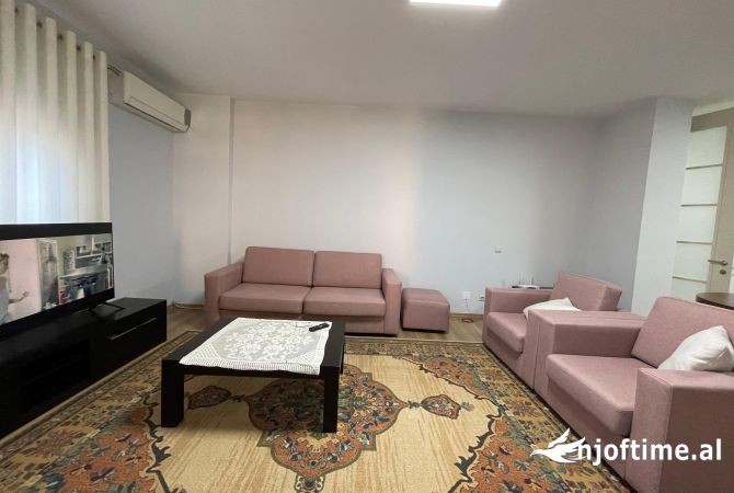 Shtepi me qera Apartament ne Tirane, 2+1, Mobilimi E mobiluar, Pagesa 800  Euro.