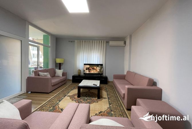 Shtepi me qera 2+1 ne Tirane - 800 Euro