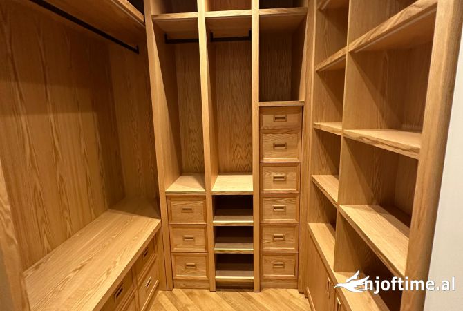 Shtepi me qera Apartament ne Tirane, 3+1, Mobilimi E mobiluar, Pagesa 2,500  Euro.