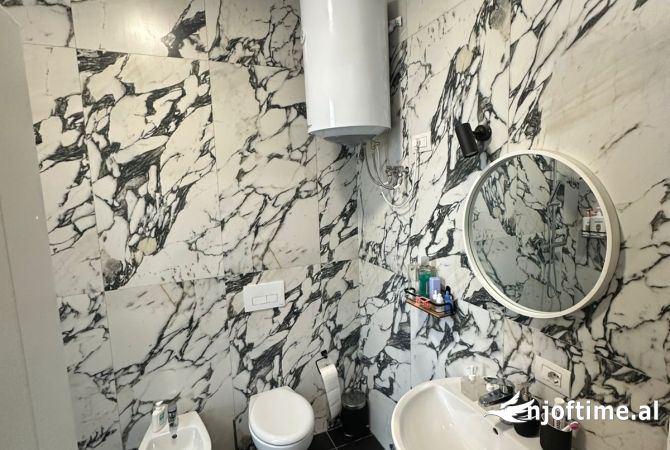 Shtepi me qera Apartament ne Tirane, 2+1, Mobilimi E mobiluar, Pagesa 1,600  Euro.