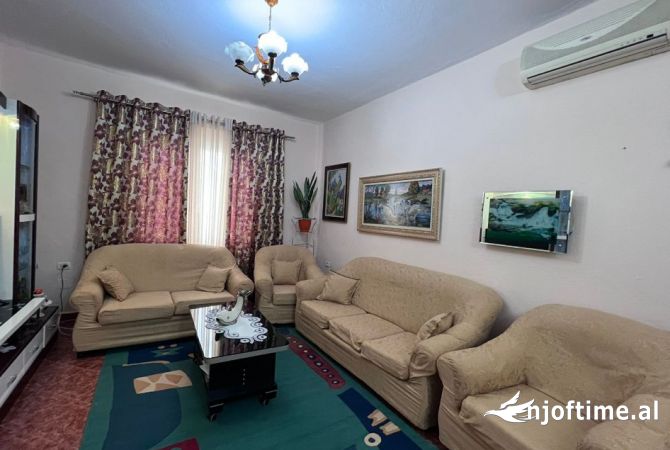 Shtepi me qera 2+1 ne Tirane - 460 Euro