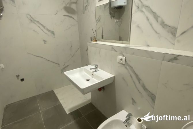 📢Jepet  Zyre (2+1) me Qira te Rruga e Kosovareve me Sip: 100 m2,🔑