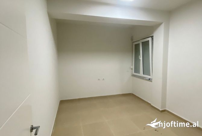 📢Jepet  Zyre (2+1) me Qira te Rruga e Kosovareve me Sip: 100 m2,🔑