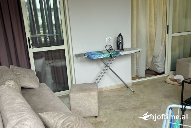 Shtepi me qera Apartament ne Tirane, 3+1, Mobilimi E mobiluar, Pagesa 900  Euro.