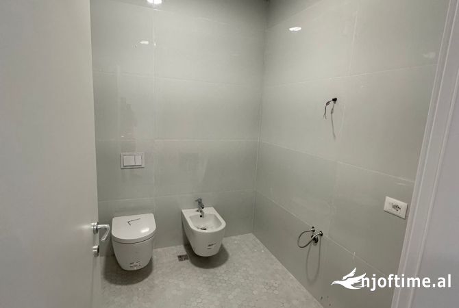 📢Jepet Apartament 4+1 me Qira per Zyra Te Tirana Garden Building: Dublex🔑