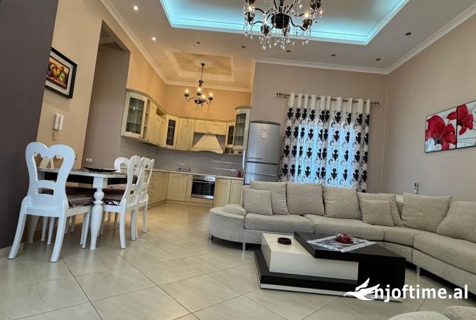 Shtepi me qera 2+1 ne Tirane - 800 Euro