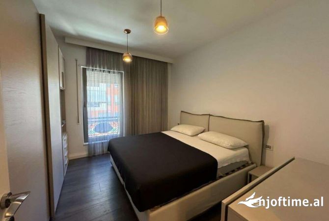 Shtepi ne shitje Apartament ne Tirane, 2+1, Mobilimi E mobiluar, Pagesa 430,000  Euro.