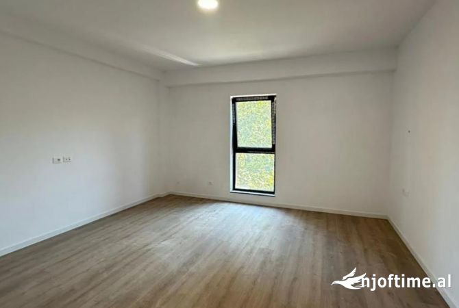 Ambient biznesi me qera 3+1 ne Tirane - 4,000 Euro