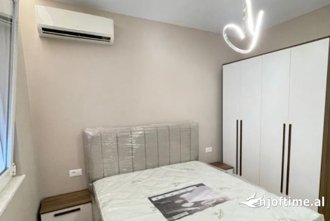 Shtepi ne shitje Apartament ne Tirane, 2+1, Mobilimi E mobiluar, Pagesa 140,000  Euro.