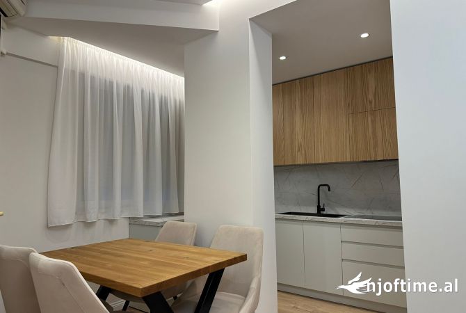 Shtepi me qera Apartament ne Tirane, 1+1, Mobilimi E mobiluar, Pagesa 700  Euro.