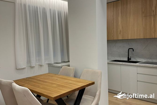 Shtepi me qera Apartament ne Tirane, 1+1, Mobilimi E mobiluar, Pagesa 700  Euro.