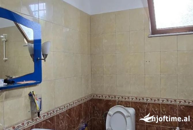 Shtepi ne shitje Apartament ne Tirane, 2+1, Mobilimi E mobiluar, Pagesa 130,000  Euro.