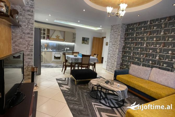 Shtepi me qera 2+1 ne Tirane - 1,000 Euro